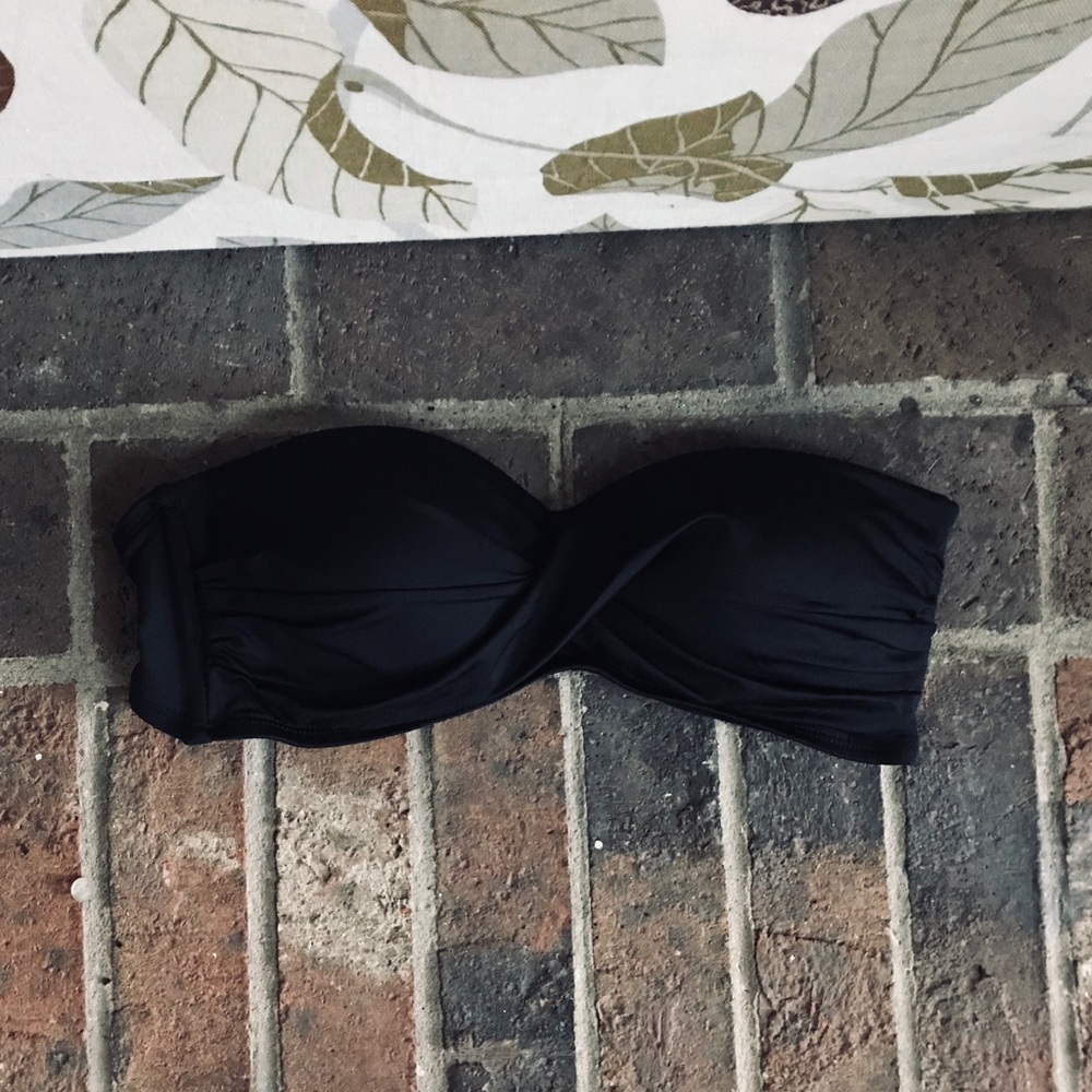 Black strapless bikini top